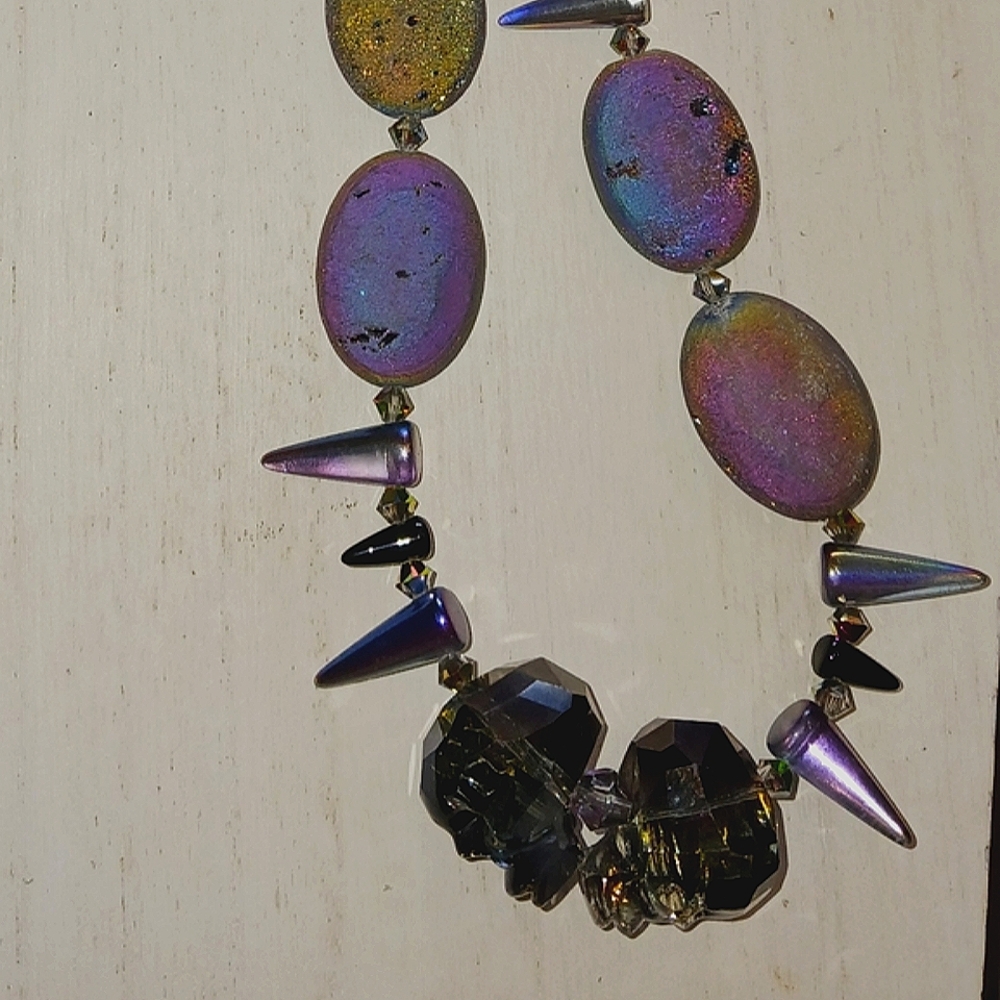 Rainbow druzy geode agate crystal necklace with glass skulls & spikes &earrings - Picture 9 of 15